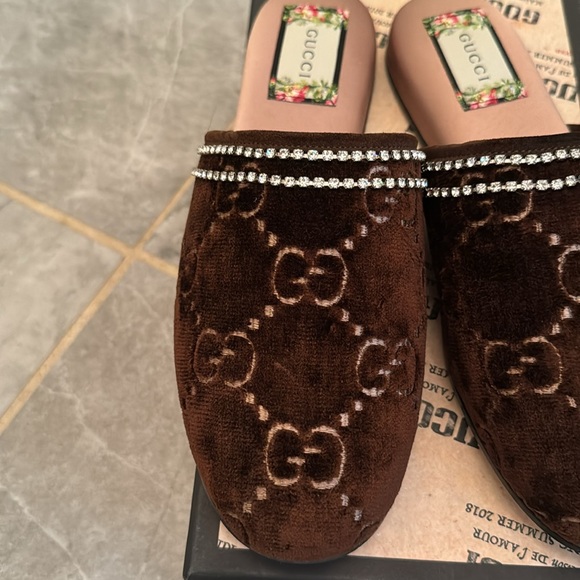 Gucci women’s brown rhinestone slip on flats shoes new - Picture 2 of 5
